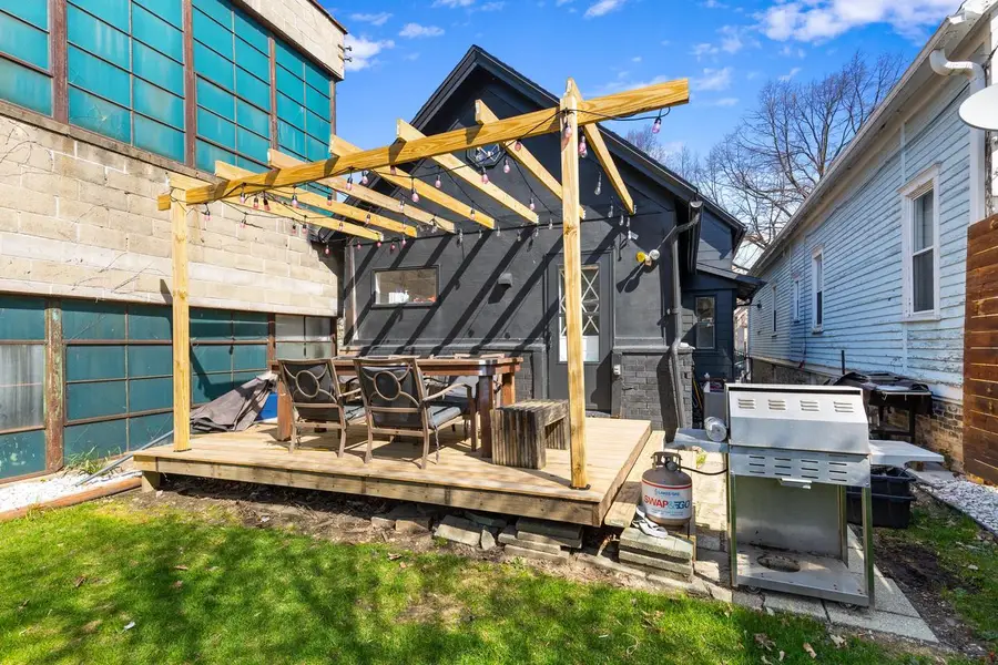 919 E Land PLACE, Milwaukee, WI 53202 - #2