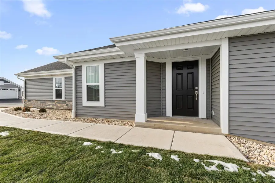 500 Hunter Oaks BOULEVARD #1002, Watertown, WI 53094 - #2