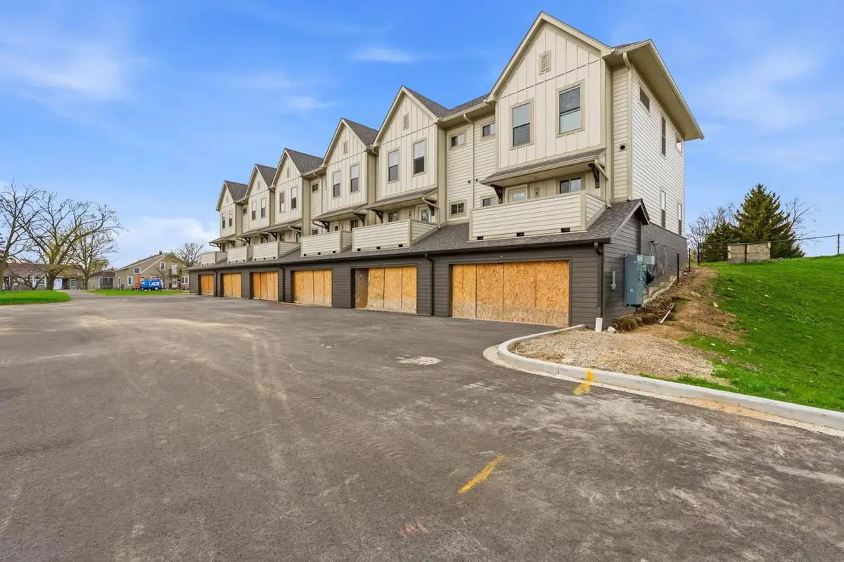 2125 E Howard AVENUE, Saint Francis, WI 53235 - #1