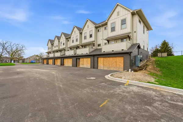 2125 E Howard AVENUE, Saint Francis, WI 53235