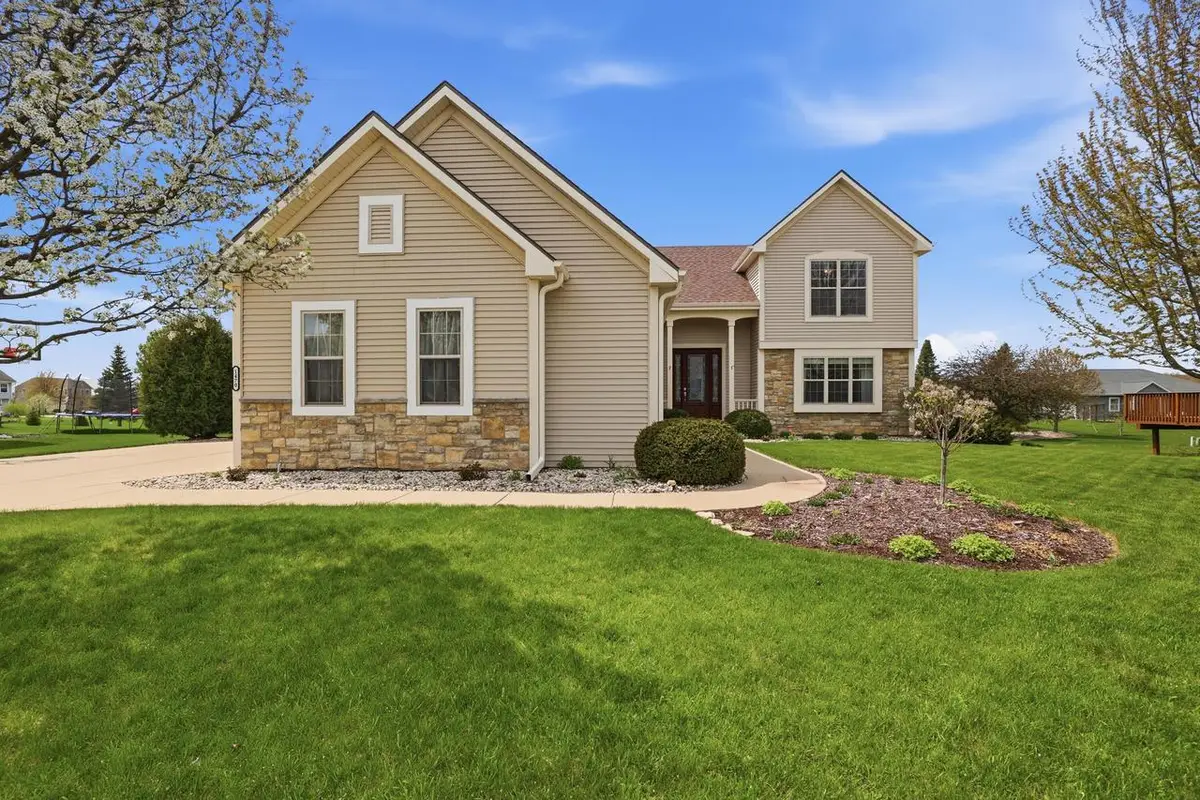 1470 Waters Edge DRIVE, Oconomowoc, WI 53066 - #1
