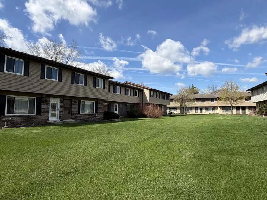 N115W16524 Abbey COURT #5, Germantown, WI 53022 - #2