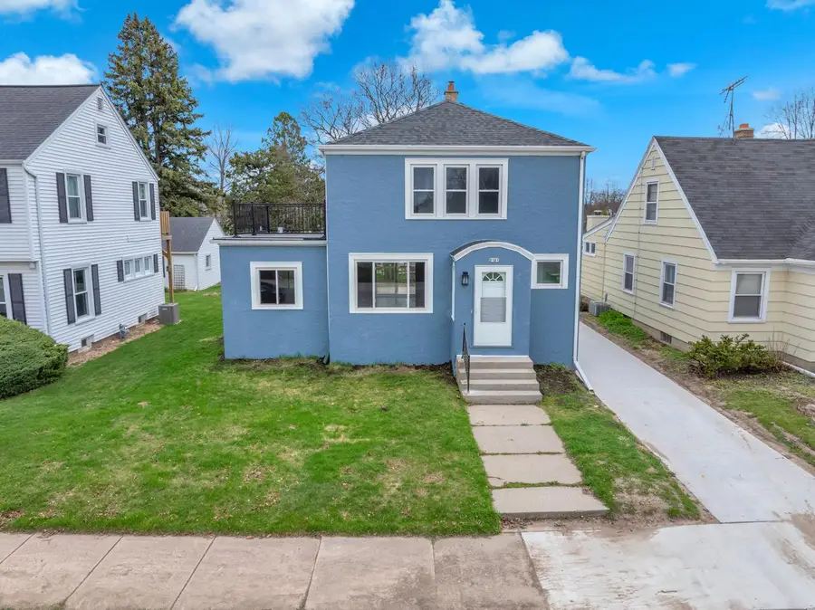 2121 Cleveland AVENUE, Sheboygan, WI 53081 - #2