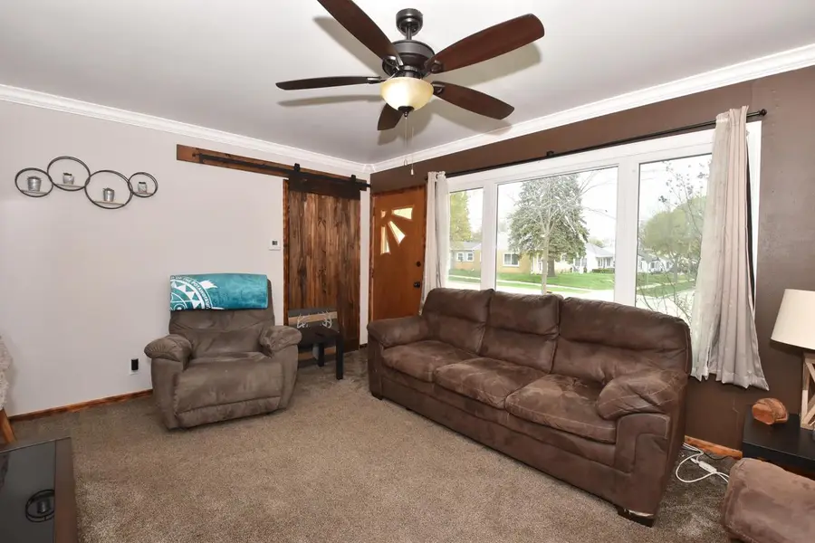 3337 Waterford AVENUE, Saint Francis, WI 53235 - #3