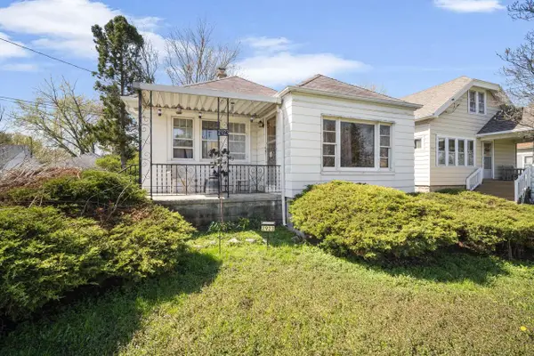 2923 College AVENUE, Milwaukee, WI 53221