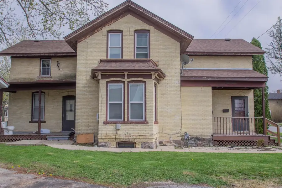 908 Main STREET, Watertown, WI 53094 - #2