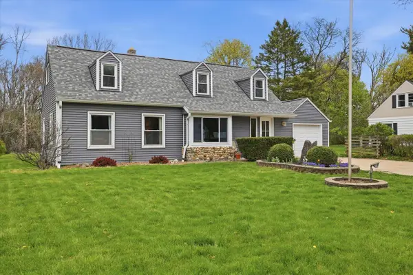 17814 Roosevelt AVENUE, New Berlin, WI 53146