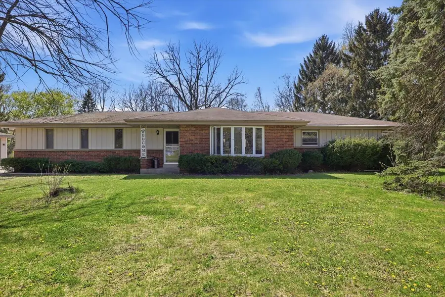 5845 Oxford LANE, New Berlin, WI 53146 - #2