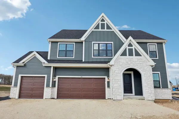 447 Sandstone STREET, Slinger, WI 53086