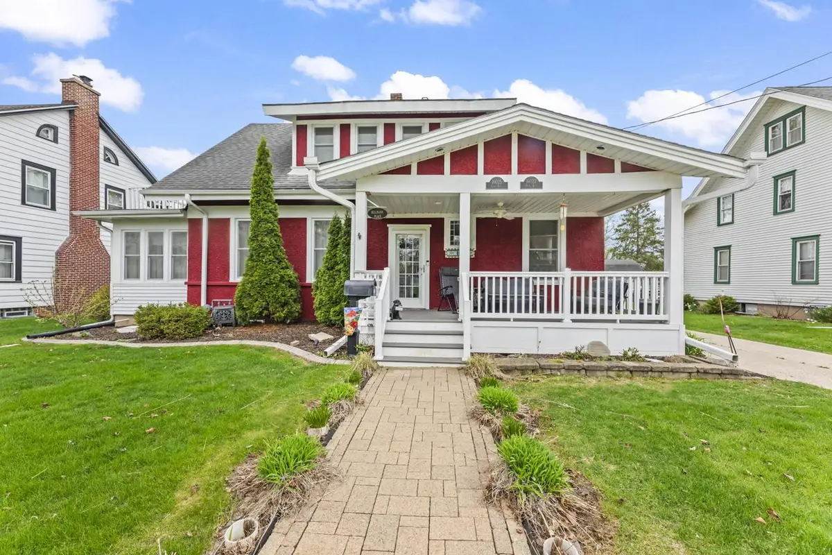 N88W16025 Park BOULEVARD, Menomonee Falls, WI 53051 - #1