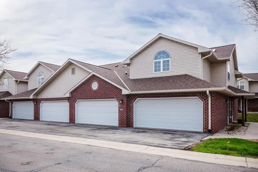 7883 Scepter DRIVE #8, Franklin, WI 53132 - #3