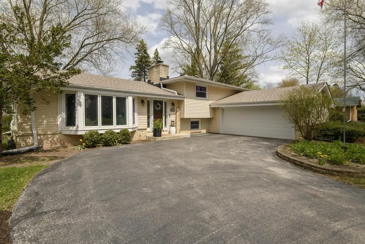 17900 Continental DRIVE, Brookfield, WI 53045 - #1