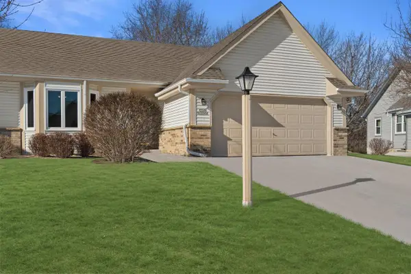 W159N11449 Red Oak CIRCLE, Germantown, WI 53022