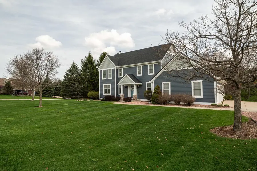612 Hunters CROSSING, Slinger, WI 53086 - #2
