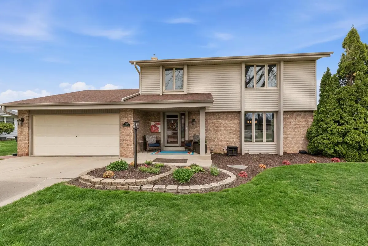 3928 Anita LANE, Franklin, WI 53132 - #1