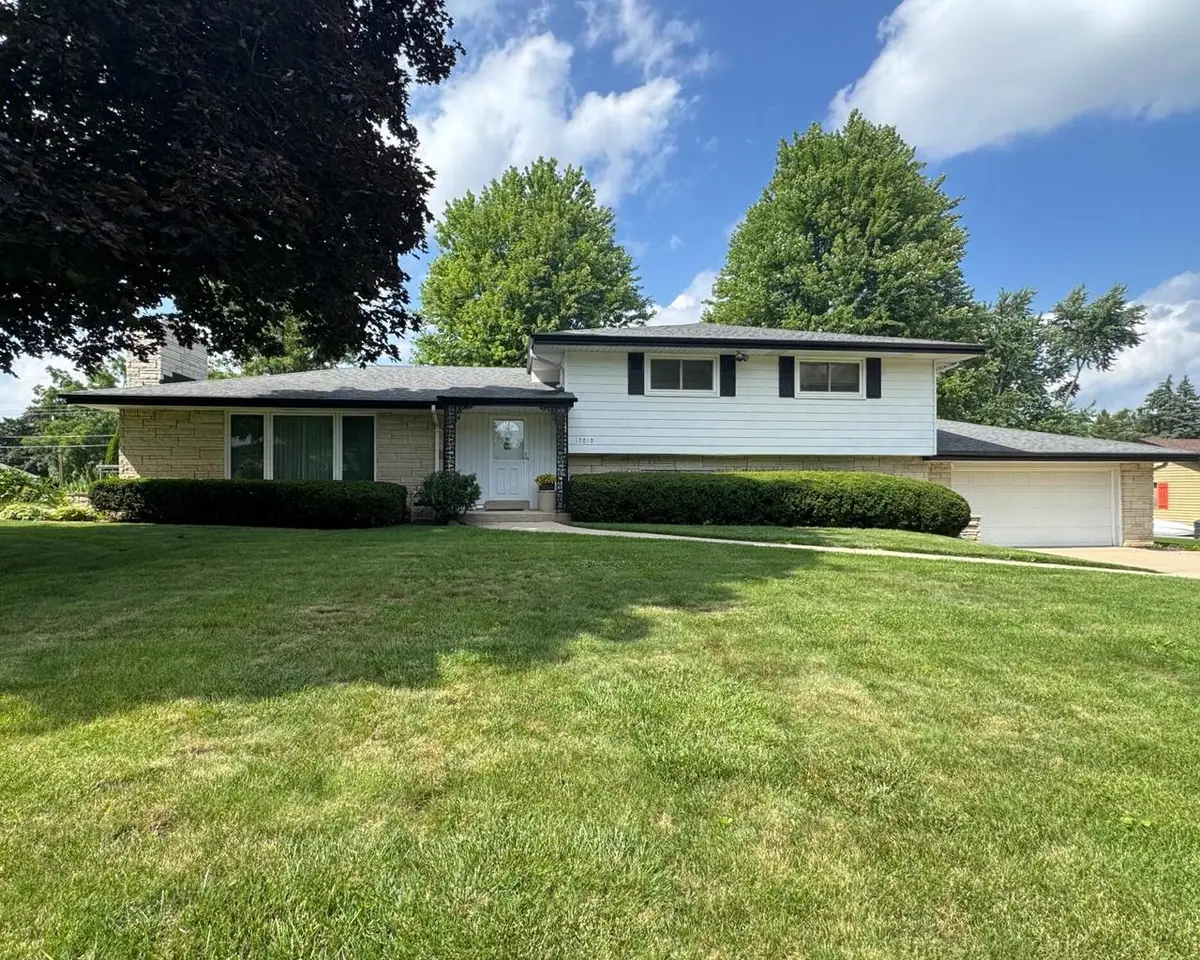 17010 Salentine DRIVE, New Berlin, WI 53151 - #1