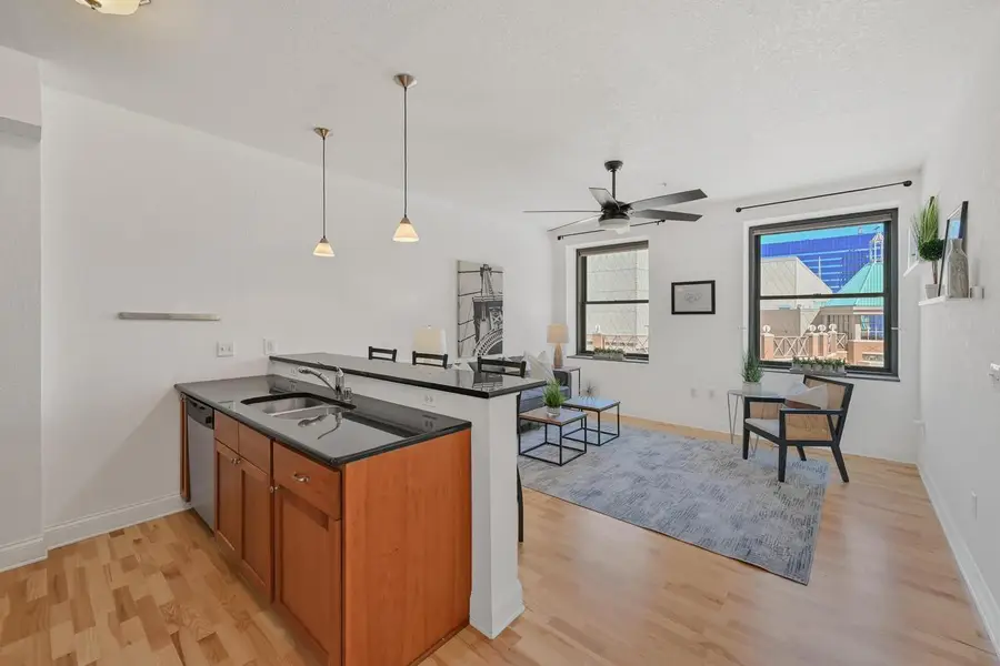 606 Wisconsin AVENUE #303, Milwaukee, WI 53203 - #3