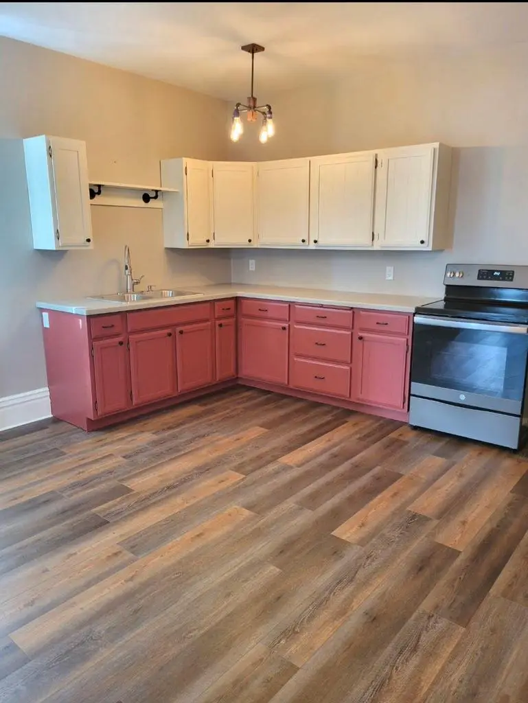2 E Main STREET, New Hampton, IA 50659 - #3