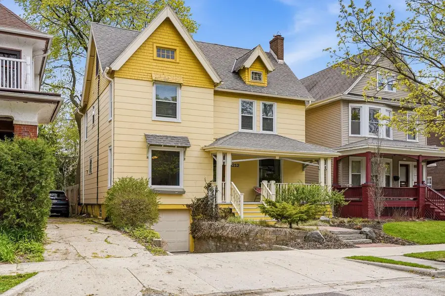 3212 Marietta AVENUE, Milwaukee, WI 53211 - #2