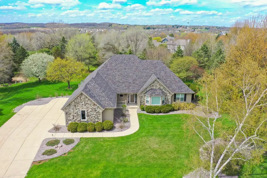 1619 Tallgrass CIRCLE, Waukesha, WI 53188 - #2