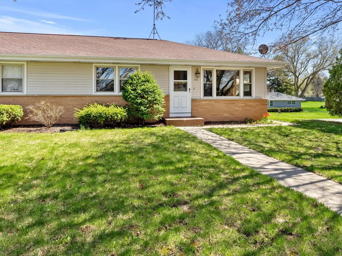 813 Riverview DRIVE, Plymouth, WI 53073 - #1