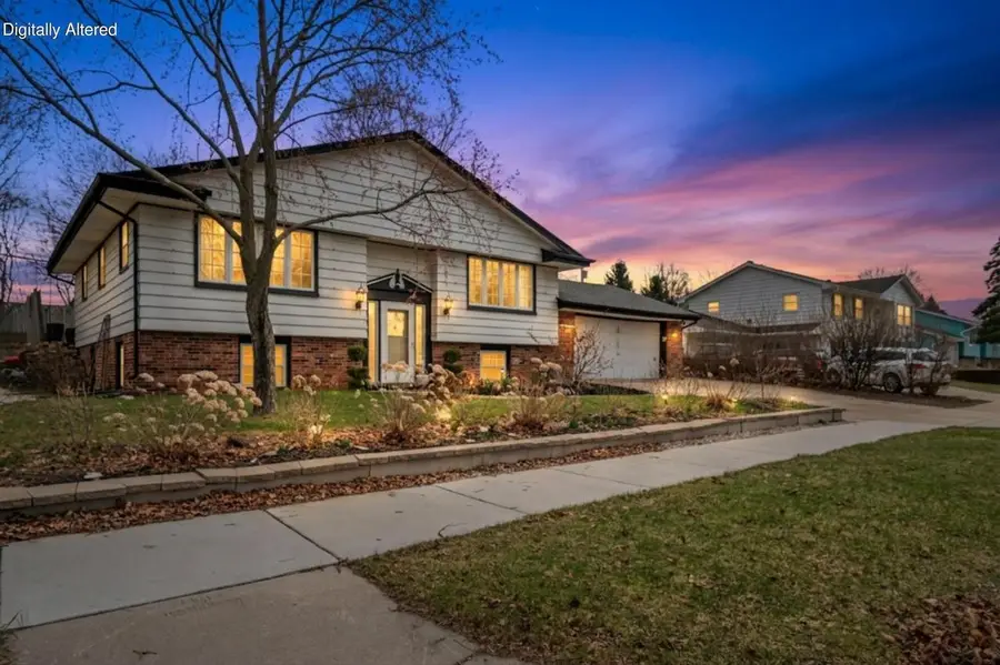 605 Juniper COURT, West Bend, WI 53095 - #2