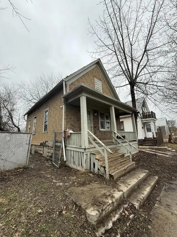 2749 N 9th STREET, Milwaukee, WI 53206