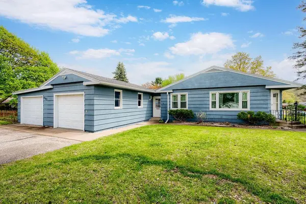 1543 Young DRIVE, Onalaska, WI 54650