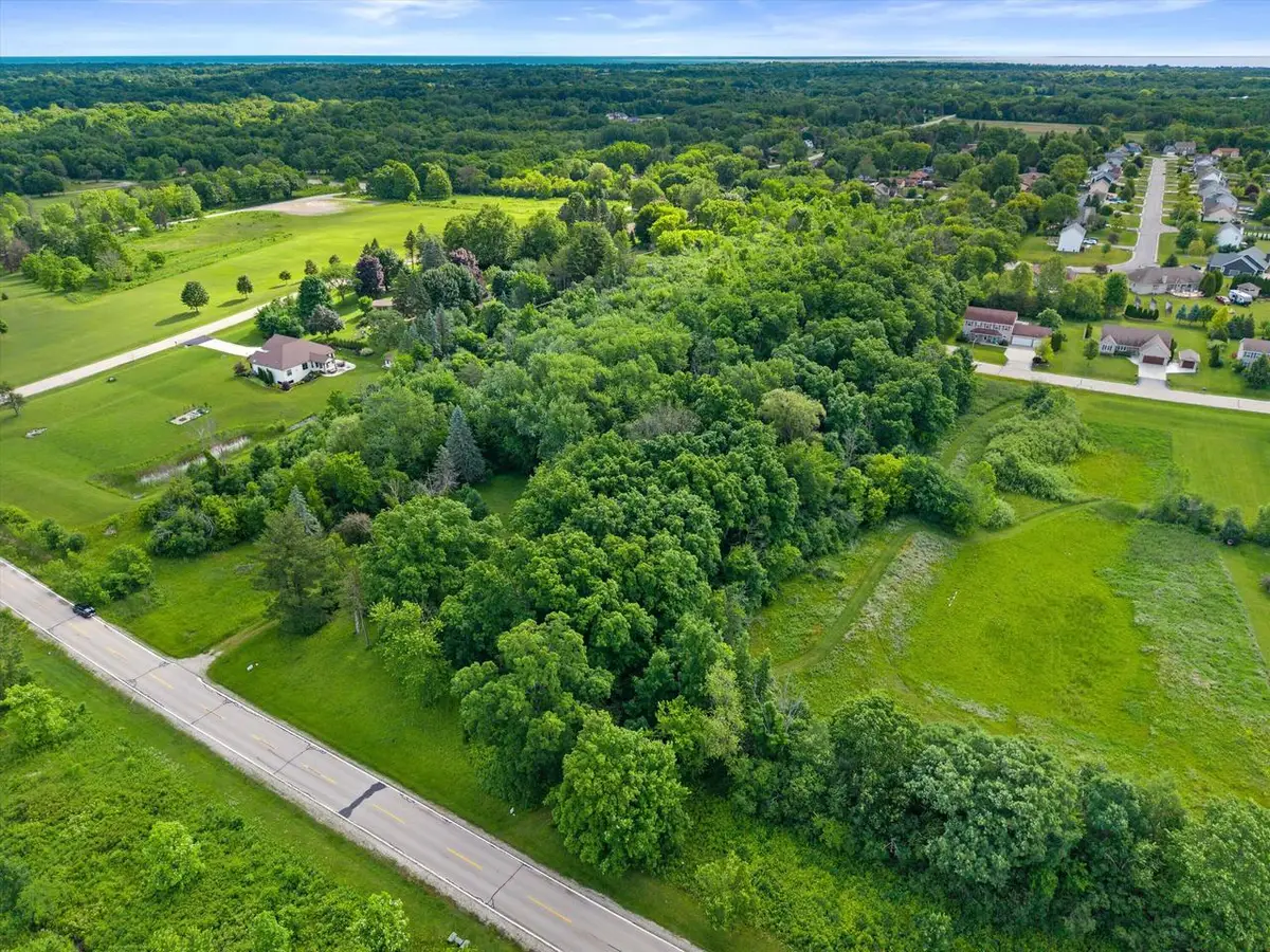 6130 NORTHWESTERN AVENUE, Caledonia, WI 53406 - #1