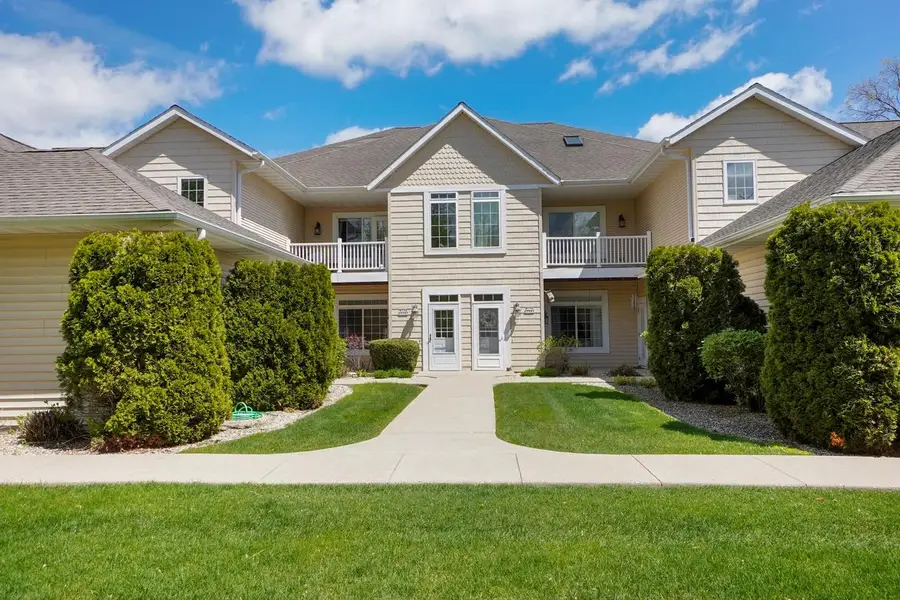 W398N5983 Autumn Woods DRIVE, Oconomowoc, WI 53066 - #2