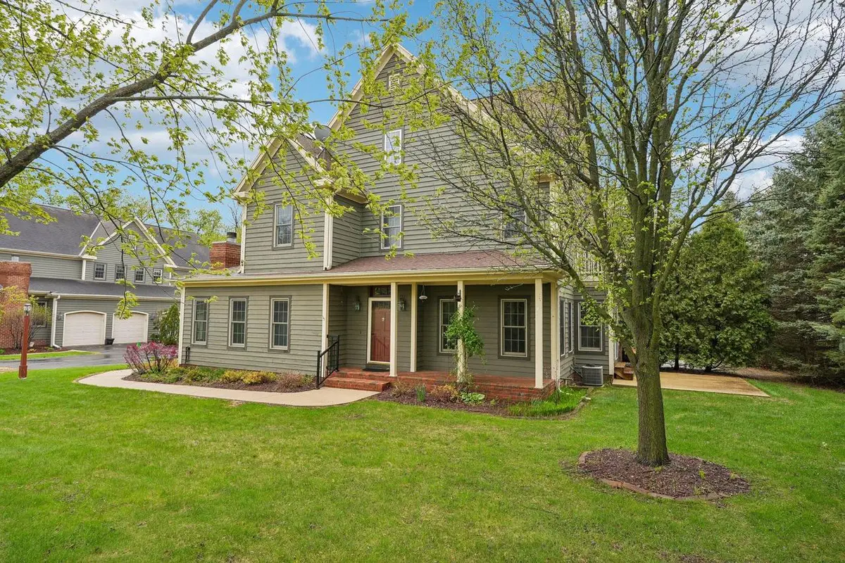 398 Oneida STREET, Delafield, WI 53018 - #1