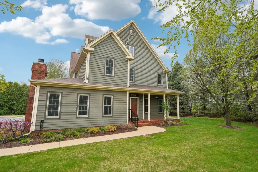 398 Oneida STREET, Delafield, WI 53018 - #2
