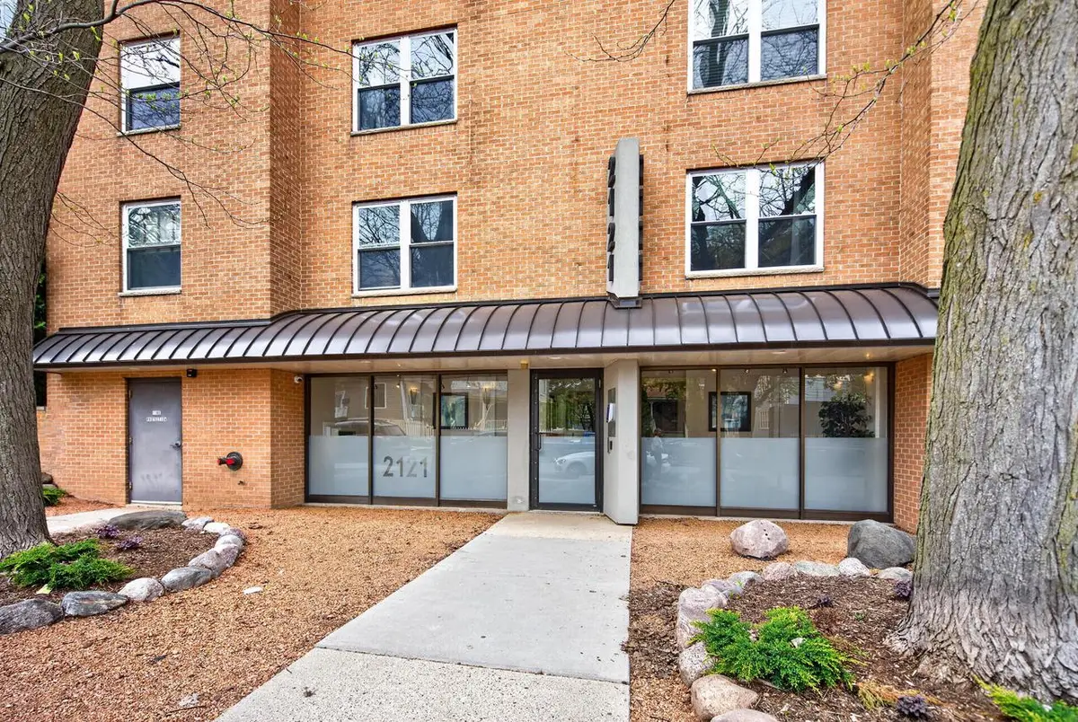 2121 N Cambridge AVENUE #214, Milwaukee, WI 53202 - #1