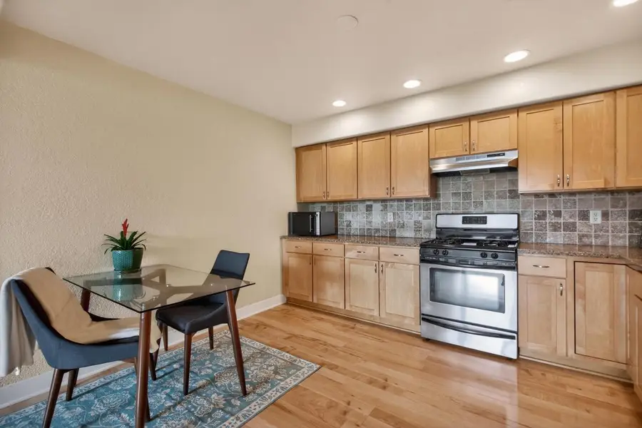 2121 N Cambridge AVENUE #214, Milwaukee, WI 53202 - #3