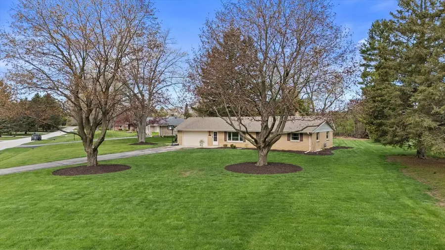 4028 Woodview DRIVE, Hubertus, WI 53033 - #2