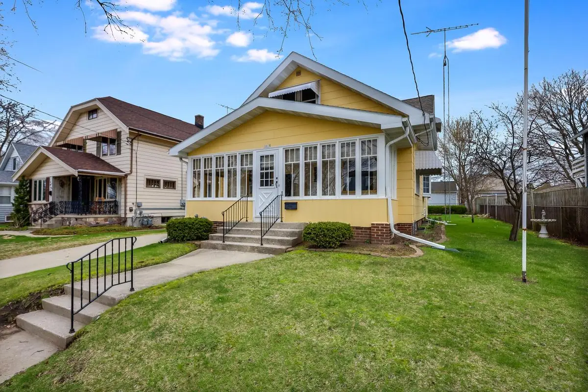 1019 25th STREET, Manitowoc, WI 54220 - #1