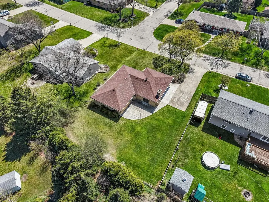 7002 Lindner DRIVE, Franklin, WI 53132 - #2
