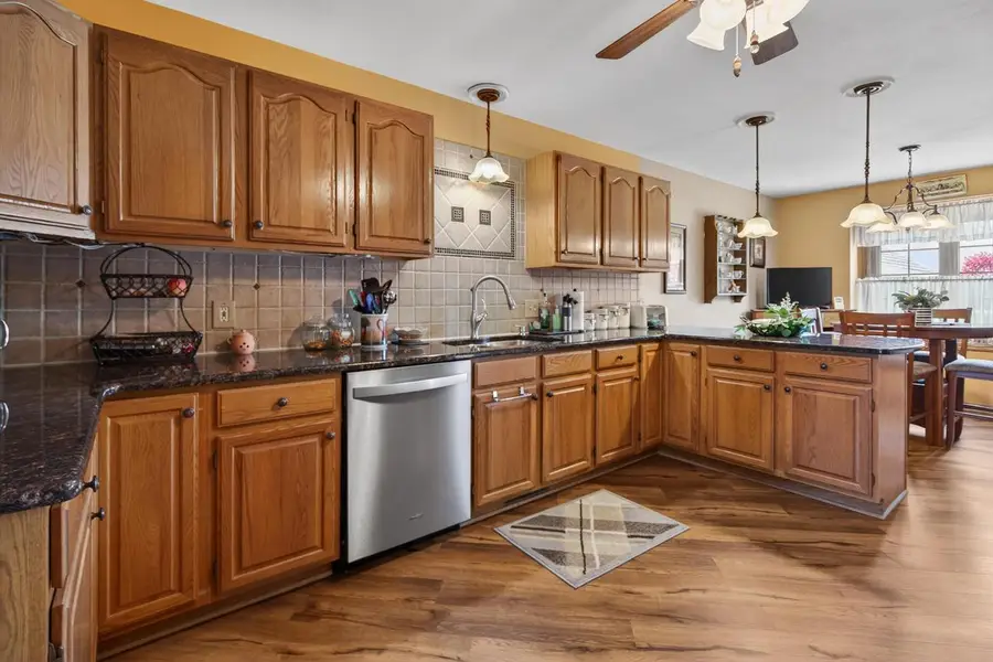 910 St. Andrews Old, Waterford, WI 53185 - #2