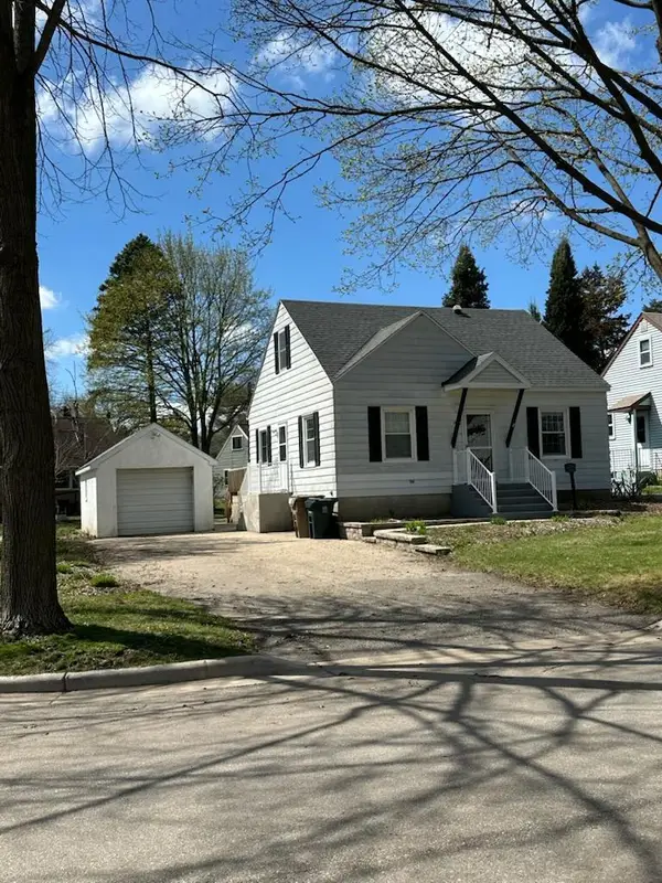 1426 Hooker AVENUE, Madison, WI 53704
