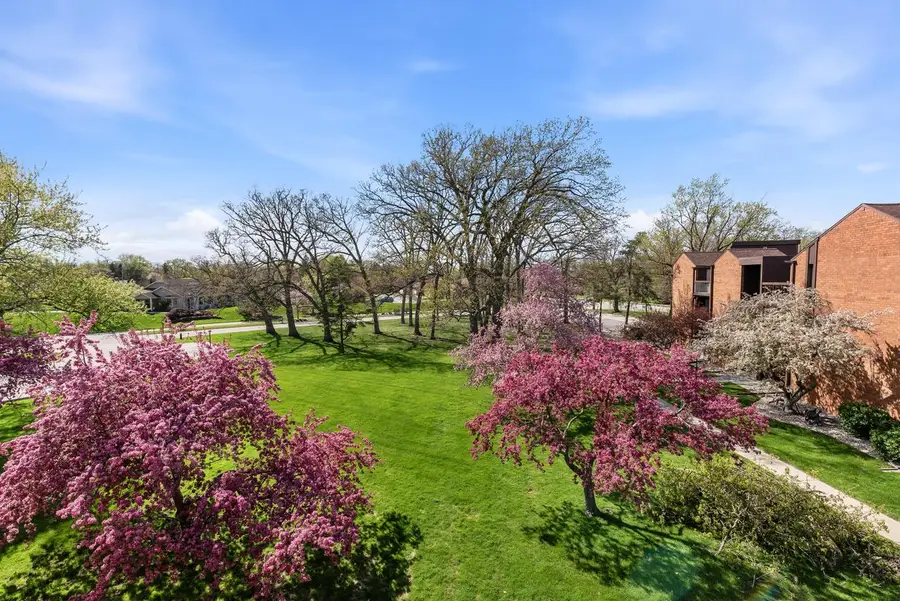 5200 Tuckaway BOULEVARD #300, Greenfield, WI 53221 - #3