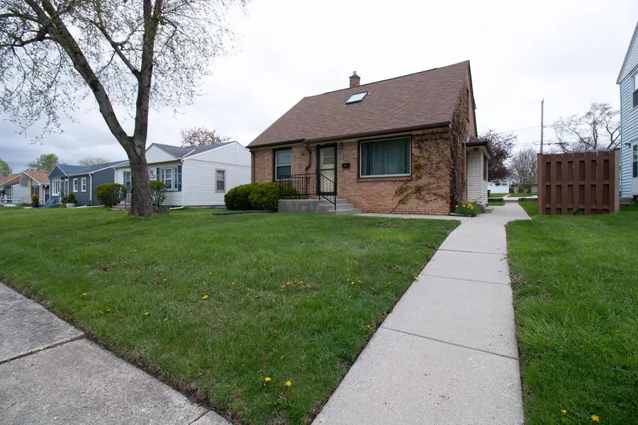 1308 Mackinac AVENUE, South Milwaukee, WI 53172 - #2