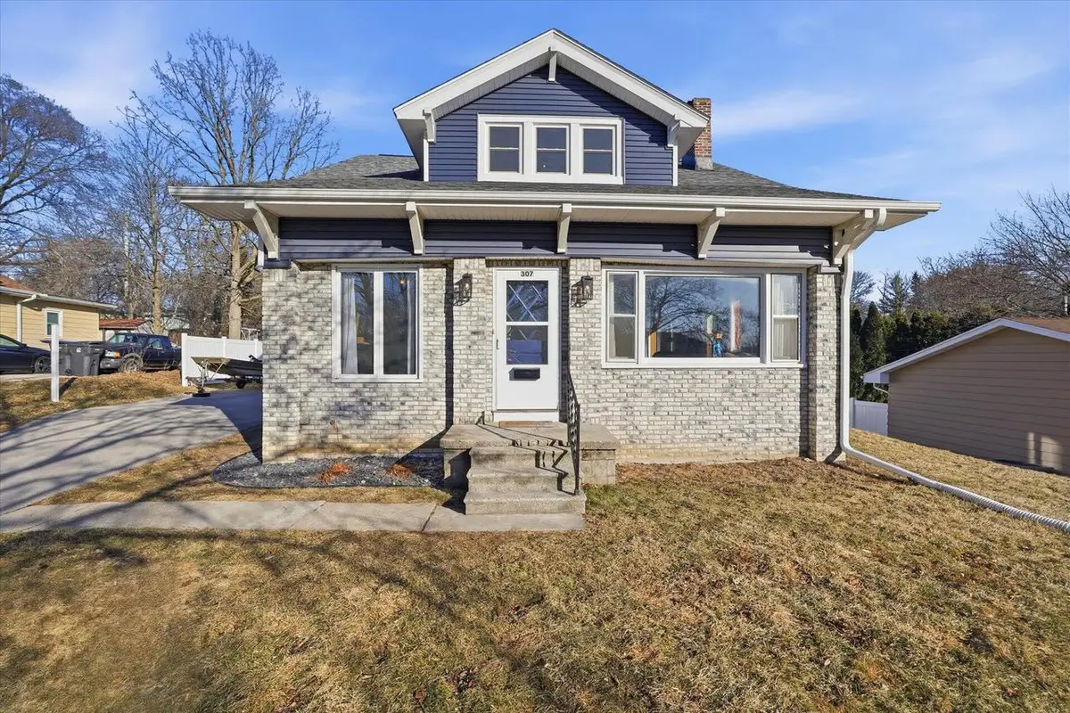 307 Jasper LANE, Waukesha, WI 53188 - #1