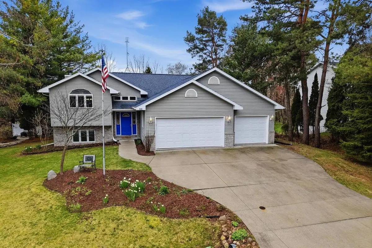 615 Sommer DRIVE, Sheboygan, WI 53081 - #1