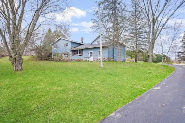 6909 Townline ROAD, West Bend, WI 53090