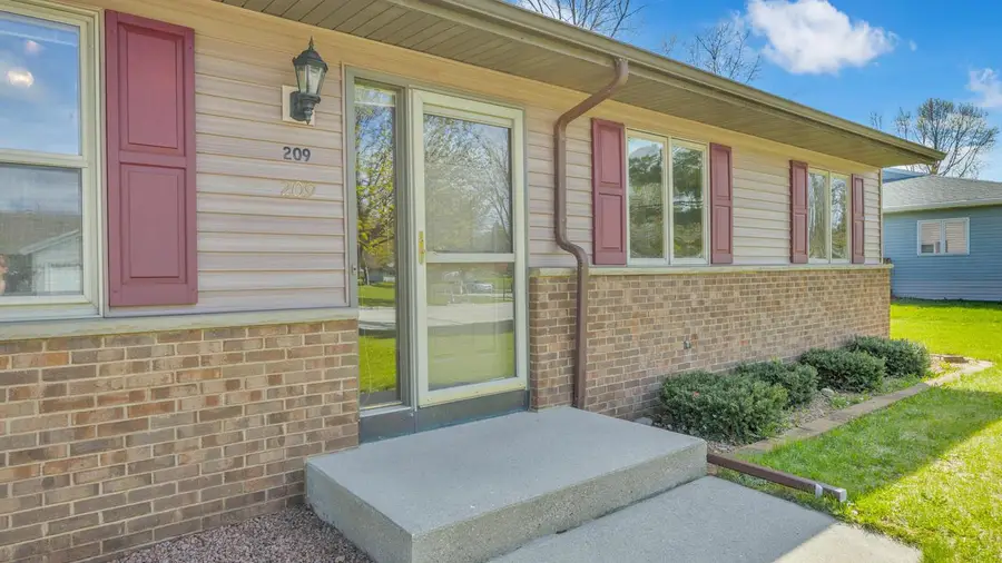 209 Beth CIRCLE, Sheboygan, WI 53081 - #3