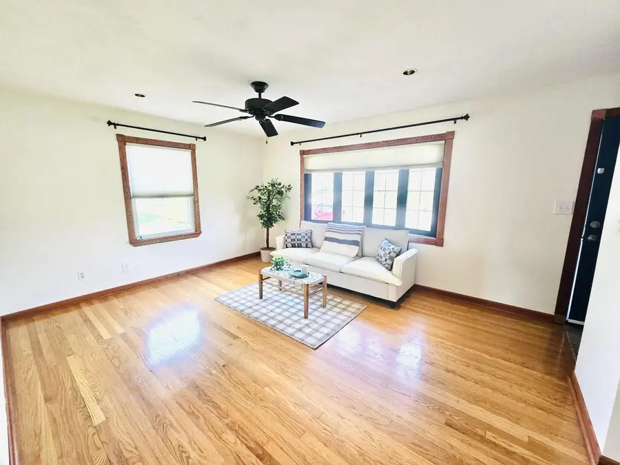3800 Brooklawn CIRCLE, South Milwaukee, WI 53172 - #2