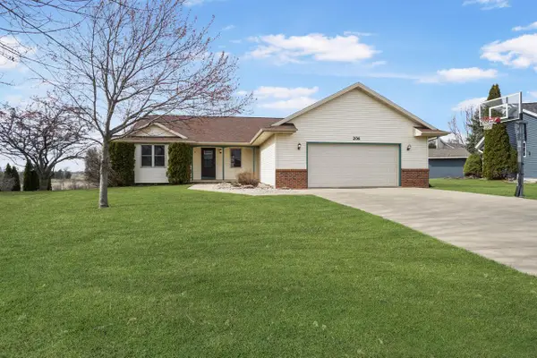 206 Sunset COURT, Mayville, WI 53050
