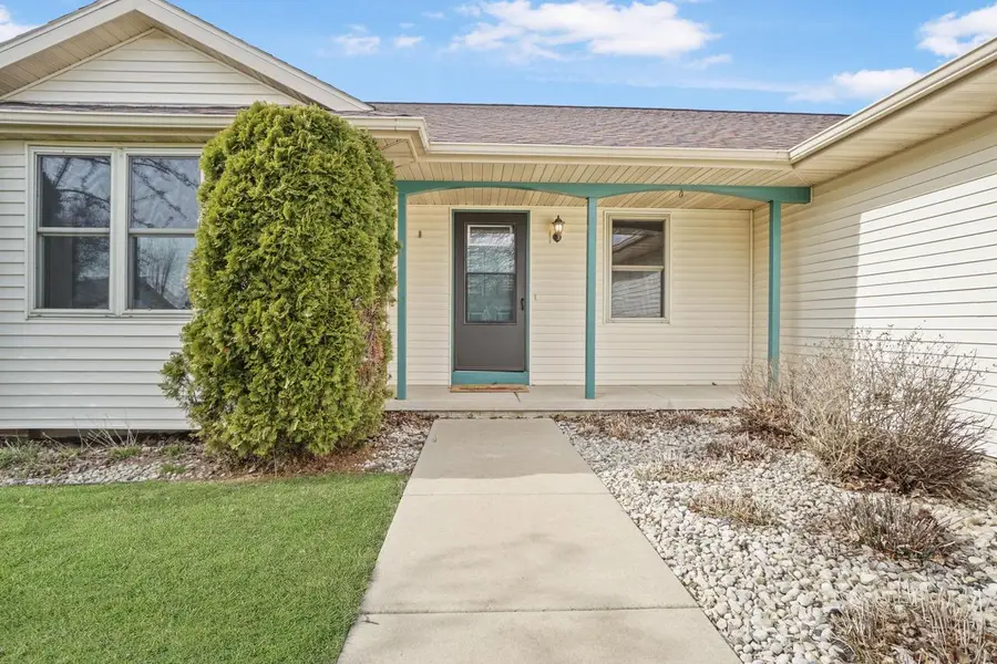 206 Sunset COURT, Mayville, WI 53050 - #2