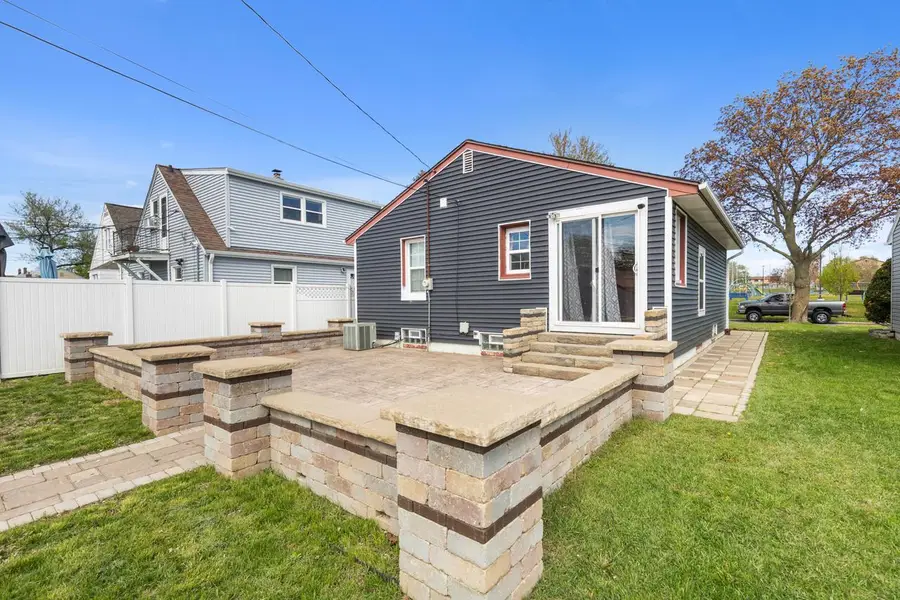3319 25th STREET, Milwaukee, WI 53215 - #2