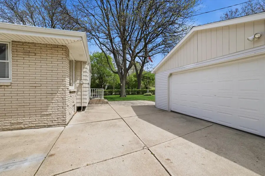5400 Mansfield DRIVE, Greendale, WI 53129 - #2